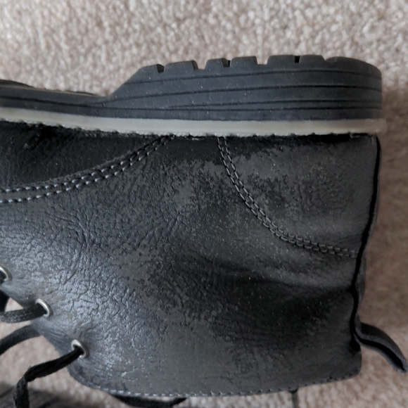 6/$20 Boys shoes (sz 13.5) - Picture 7 of 10